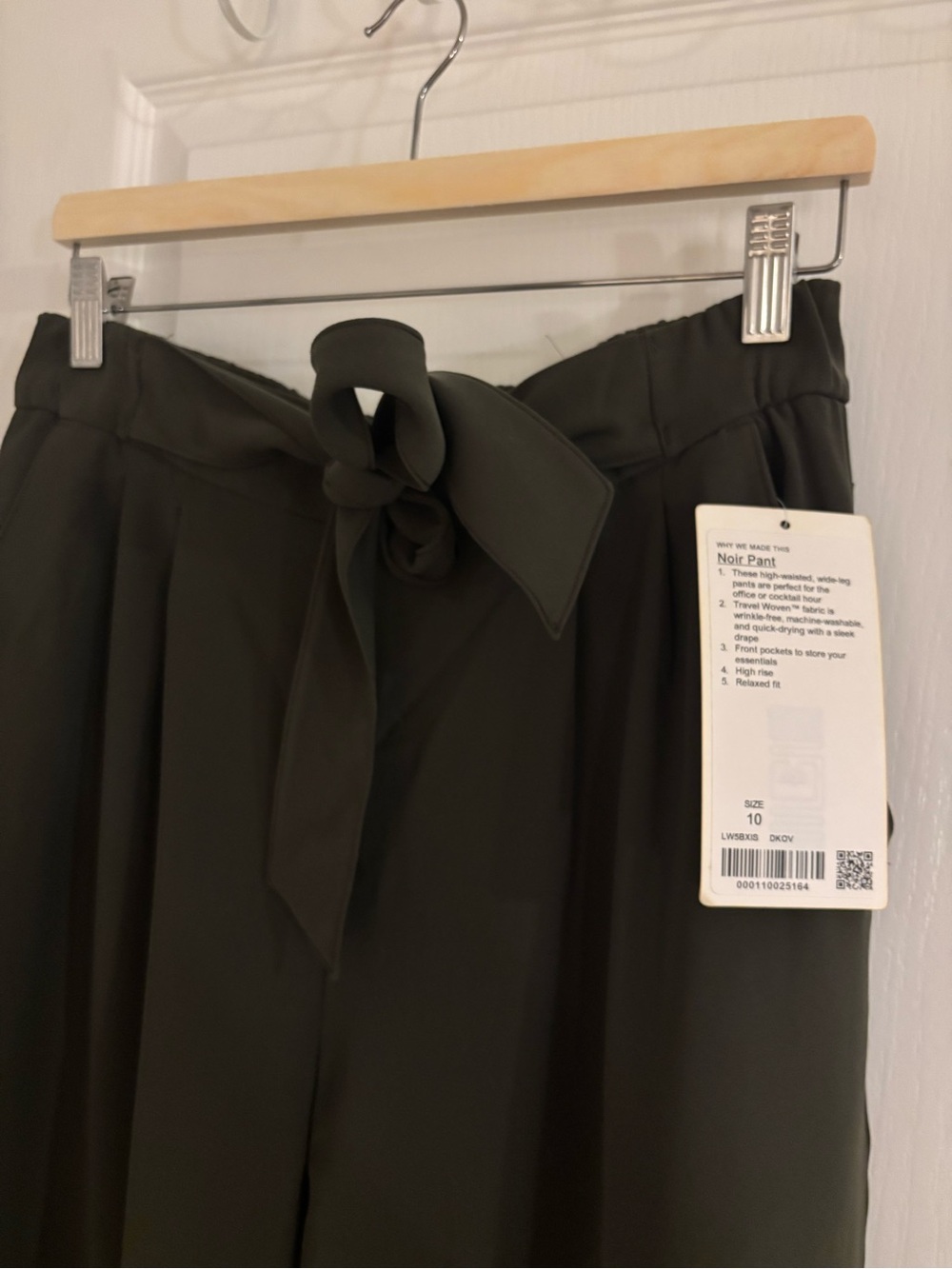 NWT Lululemon Noir Pant in Olive Green Size 10